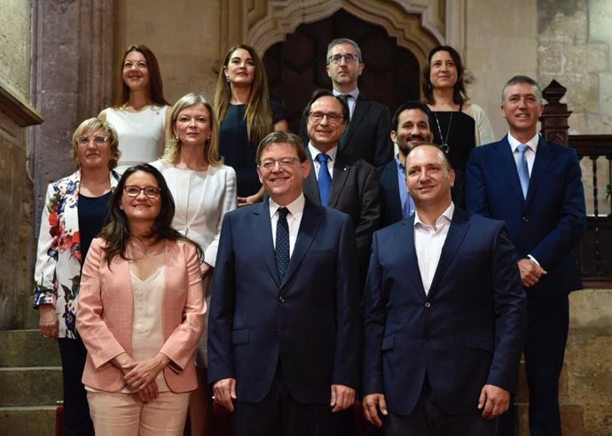 Los consellers valencianos prometen sus cargos y Puig apela a la responsabilidad individual 