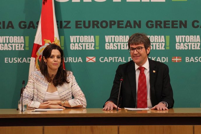 PNV y PSE-EE acuerdan un gobierno de coalición en Vitoria