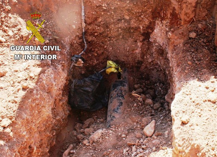 Castellón.- Sucesos.- Detenidas dos personas e investigadas tres por extraer carburante en un oleoducto de Borriana