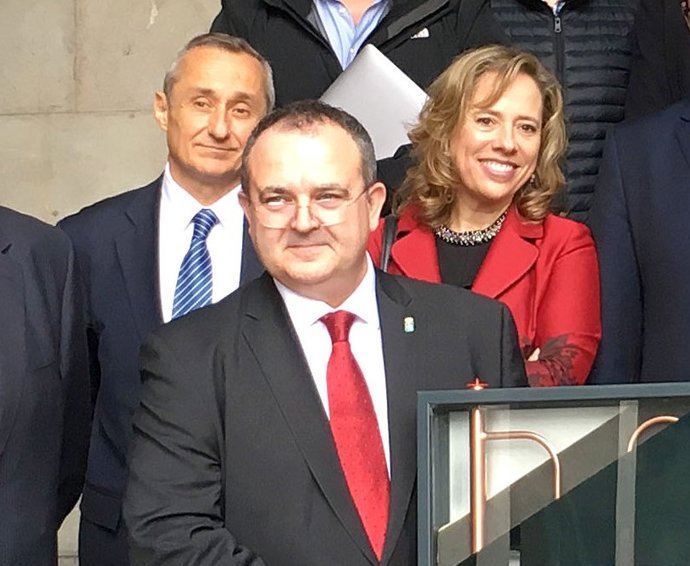 Alcoa.- Pola ve "razonablemente" posible que las ofertas garanticen la actividad industrial y el empleo