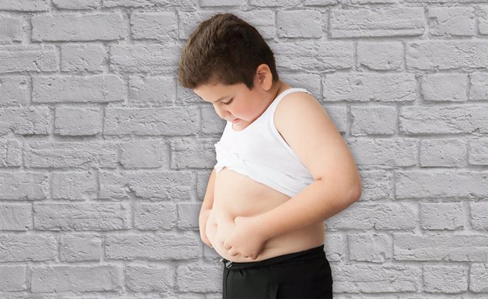 Els nens majors de quatre anys amb sobreps tenen el doble de risc de tenir pressió arterial alta als 6 anys