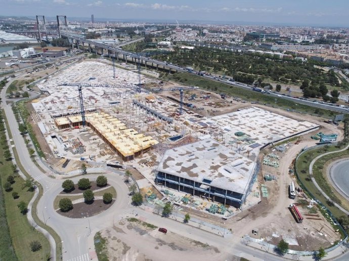 Obras del centro comercial de Lar España 'Palmas Altas'