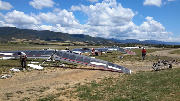 El aeródromo de Santa Cilia inicia "lo mejor" de la temporada a pleno rendimiento