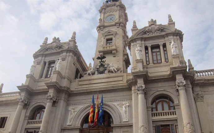 Valencia.- Ribó y Beamud integrarán la Mesa de Edad del pleno de constitución del Ayuntamiento el próximo sábado 