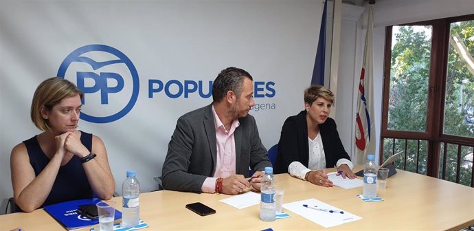 La Junta Directiva del PP respalda el gobierno de concentración pactado con PSOE y Ciudadanos