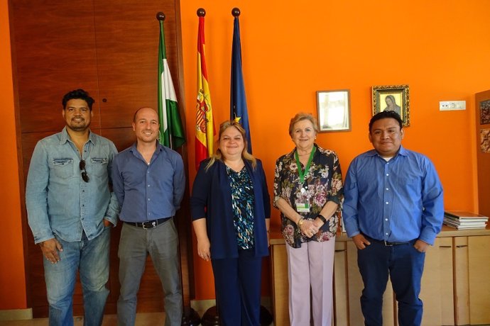 Miembros del Observatorio de la Explotación Sexual de Niños visitan el Observatorio de la Infancia en Andalucía