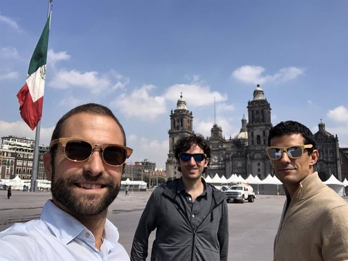 ++++++Tres Emprendedores Zaragozanos Triunfa En Internet Con La Venta De Relojes De Pulsera En Madera