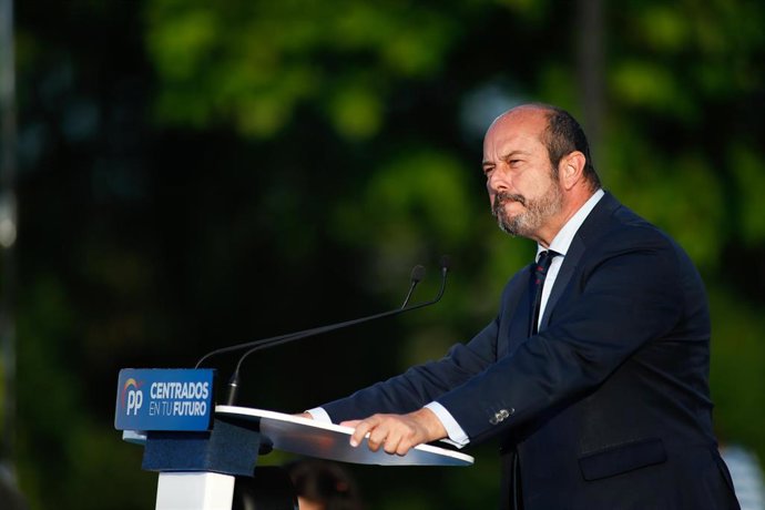 Rollán espera que las negociaciones en el Ayuntamiento lleguen "a buen puerto" con Almeida como alcalde 