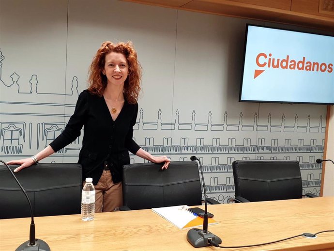 Ana Suárez dice que fue "fácil" el acuerdo con el PP en Salamanca y que negociar con el PSOE hubiera sido "mercadear"