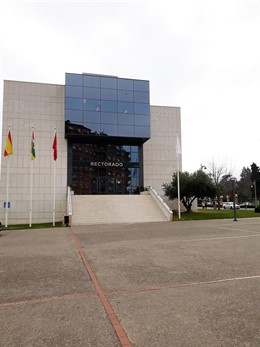 El autor de 'Pan y toros' inaugurará el II Curso de Verano 'Derecho Animal, Ética y Sociedad' en la UR