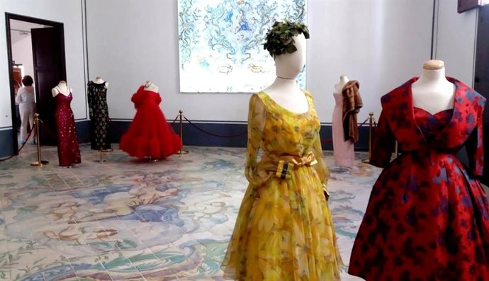 Cultura.- Los grandes de la moda se dan cita en el Museo de la Seda con piezas de calle, fiesta y boda de Dior o Pucci