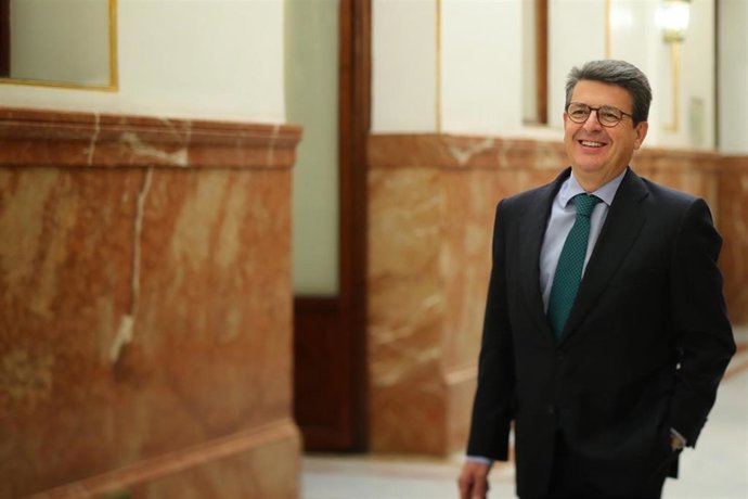 Almería.-PP ve una "utilización partidista" de la Subdelegación tras una comparecencia con un senador socialista