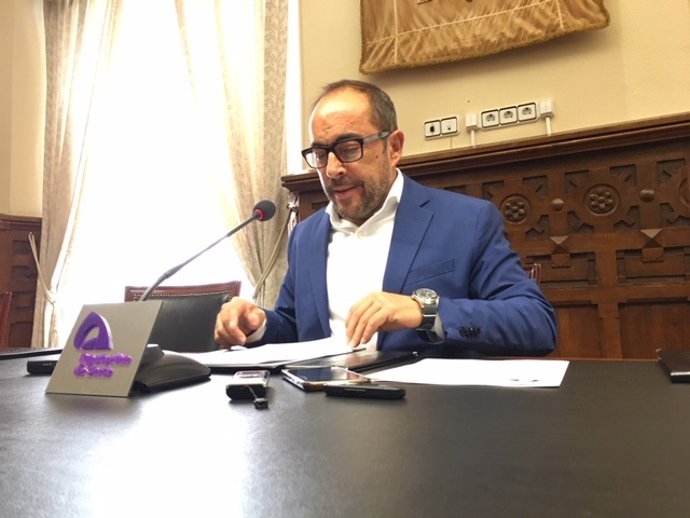 Luis Rey considera que un gobierno del PSOE sería lo ideal para dar estabilidad a la Diputación de Soria