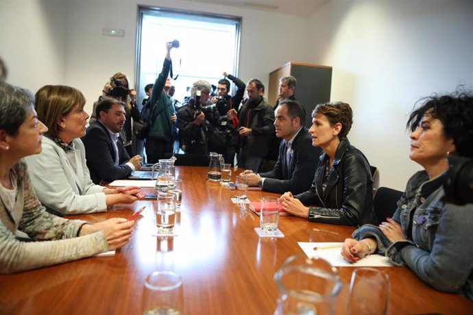 La candidata socialista a la Presidencia de Navarra, María Chivite, se reúne con representantes de Geroa Bai