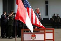 Trump anuncia la dimisión del secretario de Defensa interino para dedicarse a su familia