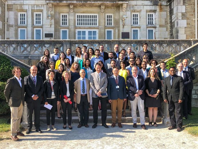 El Gobierno de Cantabria llama al sector de la edificación y la rehabilitación a "tecnificarse" y mejorar en seguridad