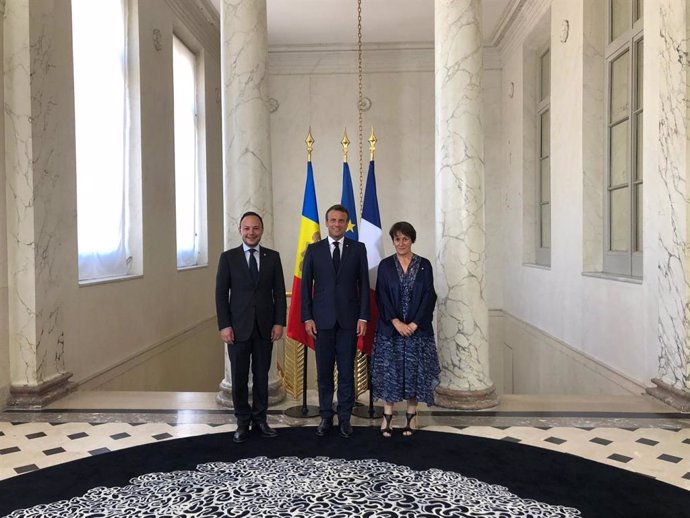 Macron es reuneix amb Espot i Suñé en el Palau de l'Elisi