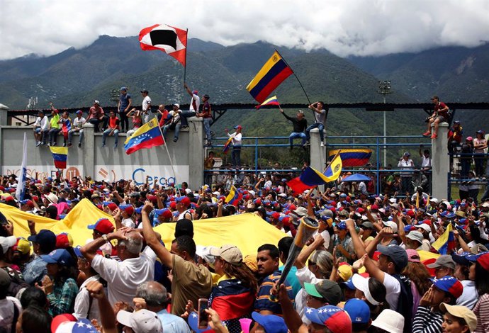 Doce muertos por un enfrentamiento entre grupos armados en la frontera de Venezuela con Colombia