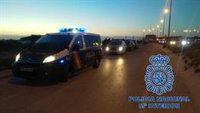 Interceptados 16 migrantes de una patera llegada a la playa de Cortadura de Cádiz capital