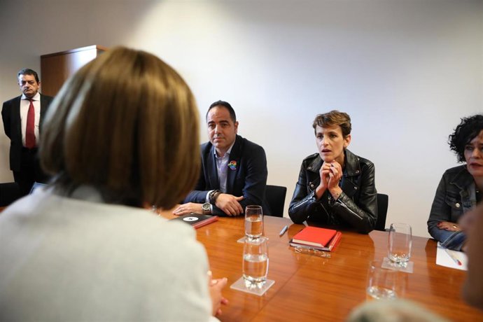La candidata socialista a la Presidencia de Navarra, María Chivite, se reúne con
