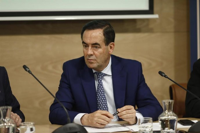 José Bono participa en una mesa redonda sobre el modelo territorial del Estado