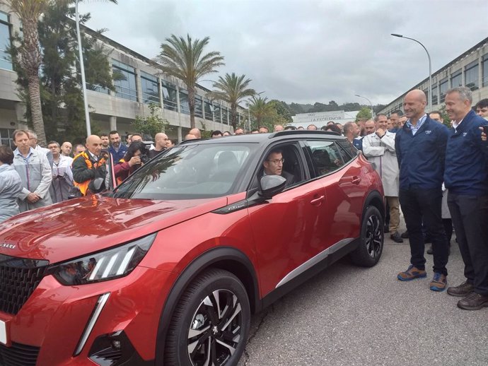 AMP.- PSA Vigo presenta en sociedad el nuevo Peugeot 2008, cuya producción en serie comenzará en octubre