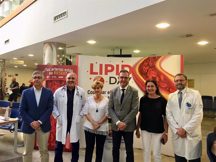 Málaga.- El Hospital Clínico se suma a la campaña de prevención contra el colesterol con actividades de concienciación