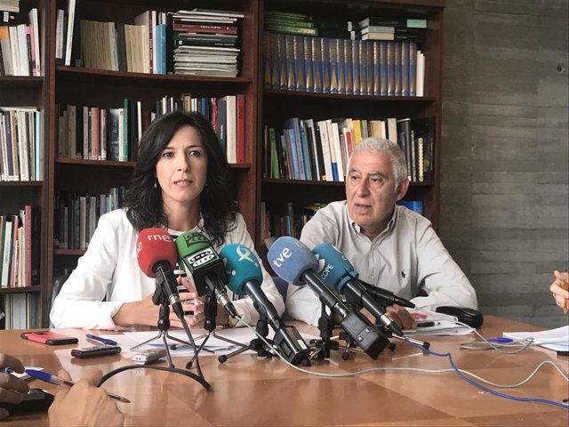 AV.- La reducción del horario a 18 horas lectivas en Secundaria permitirá la contratación de más de 200 profesores