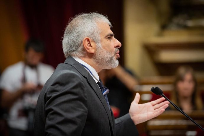 El Parlament rechaza que Iceta sea senador y bloquea que presida el Senado