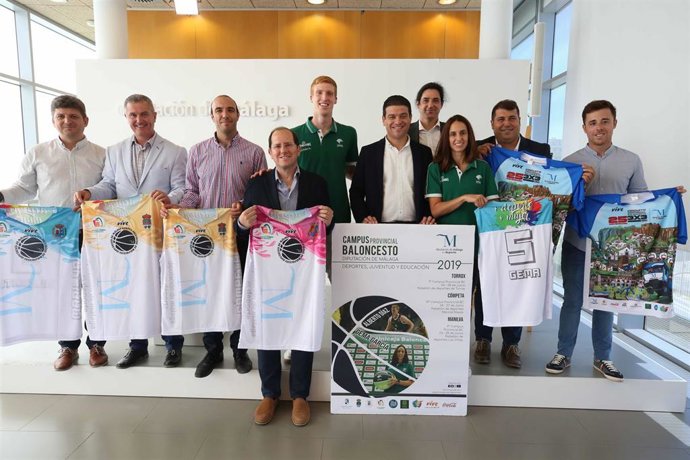 Málaga.- La Diputación de Málaga impulsa en verano el deporte de cantera con el baloncesto