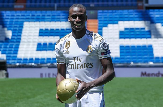 Soccer: Real Madrid - Mendy presentation