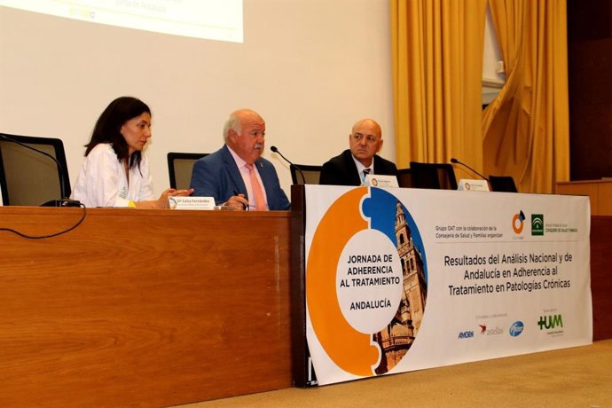 Salud señala que el 51,7% de los andaluces son adherentes a los tratamientos