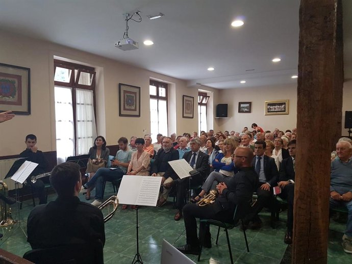 Ollo acompaña a La Pamplonesa en la celebración de su centenario en el Hogar Navarro de Bilbao