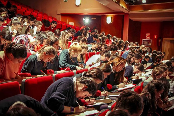 Iván Quero Carneiro, ganador de Ceuta en el 59 Concurso Coca-Cola Jóvenes de Ta