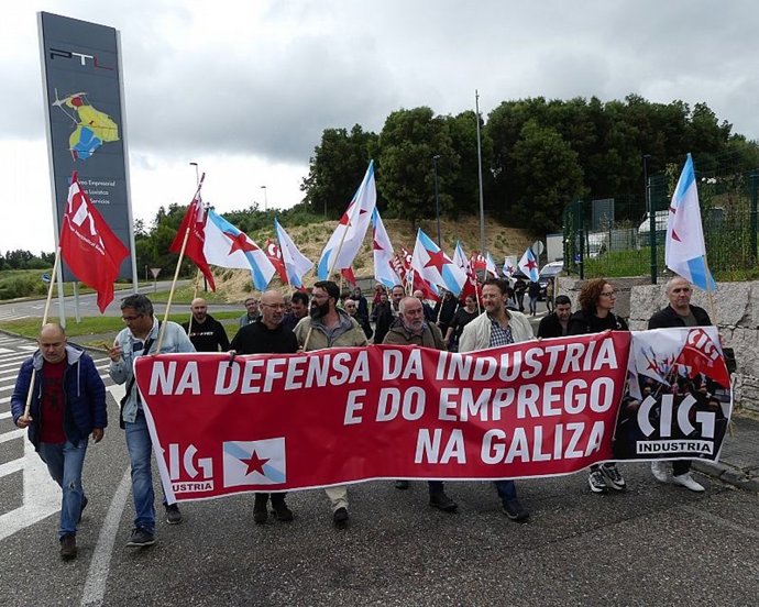 Trabajadores se manifiestan en Vigo para defender