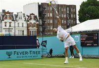 Feliciano López remonta en Queen's y avanza a cuartos de final por la lesión de Del Potro