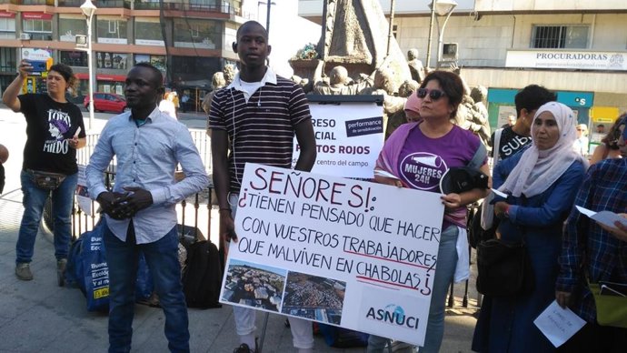 Huelva.- Colectivos en defensa de los derechos humanos piden mejores condiciones laborales y de vida para temporeros