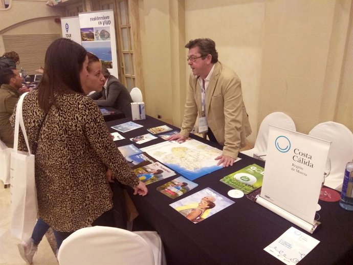 La Región intensifica la presencia de su oferta turística en las agencias de viajes de Galicia