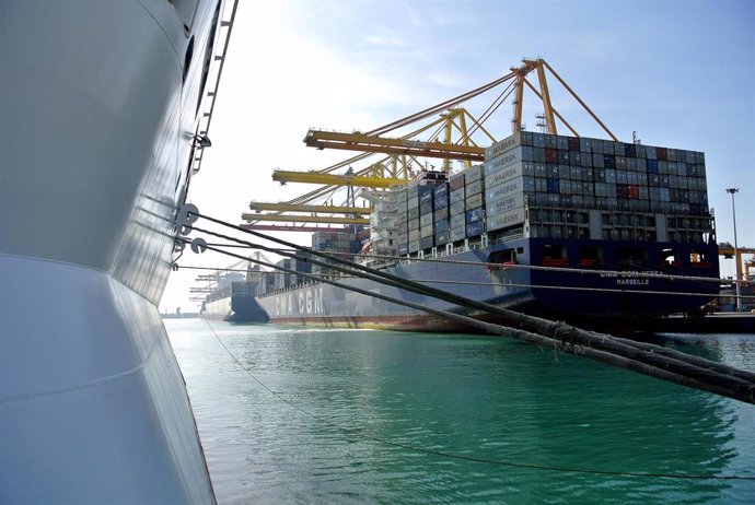 Los fletes de exportación del Puerto de Valencia aumentan un "ligero" 0,02% en mayo