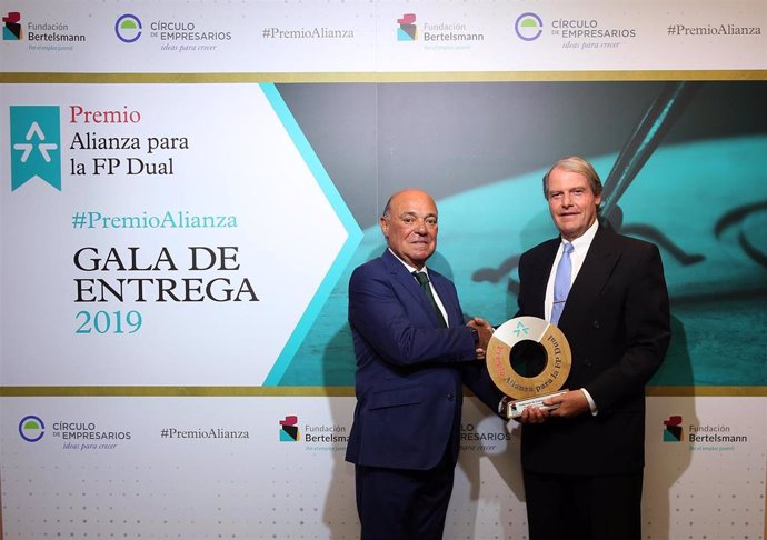 La Federación de Empresas de La Rioja gana el III Premio Nacional Alianza para la FP Dual