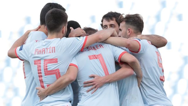 Fútbol/Sub-21.- Fornals: "Hay que ganar a Polonia y después rezar"