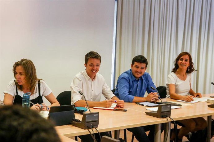 Representantes de diversos partidos políticos se dan cita en la Asamblea de Madrid días antes de la constitución del Gobierno de la comunidad