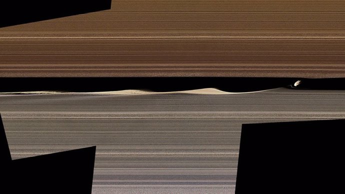 Revelados nuevos hallazgos de la nave Cassini en los anillos de Saturno
