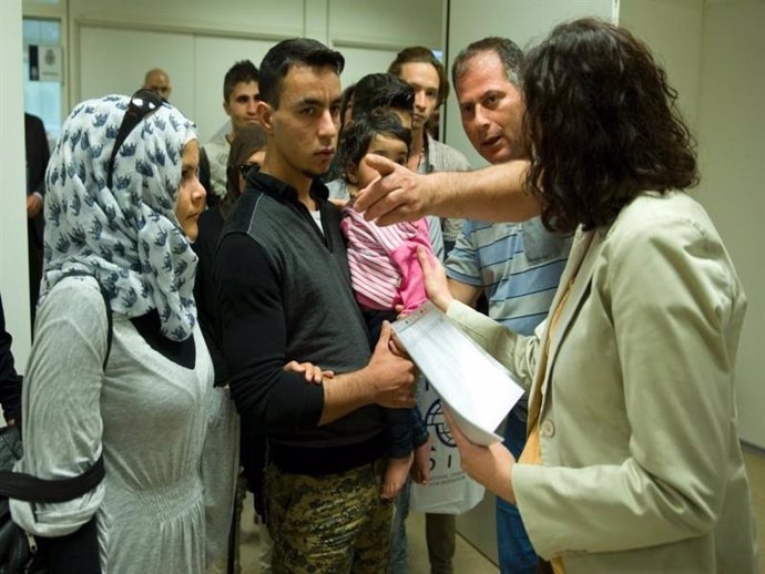 Interior asegura que resuelve de media 1.700 solicitudes de asilo al mes, un ritmo "muy superior" al de 2018