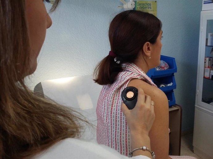 Huelva.- Los hospitales onubenses vuelven a abrir sus consultas en apoyo a la campaña europea contra el cáncer de piel
