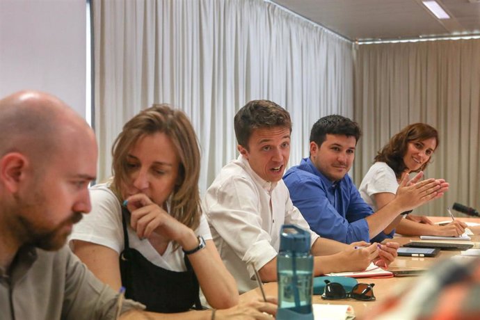 Representantes de diversos partidos políticos se dan cita en la Asamblea de Madrid días antes de la constitución del Gobierno de la comunidad
