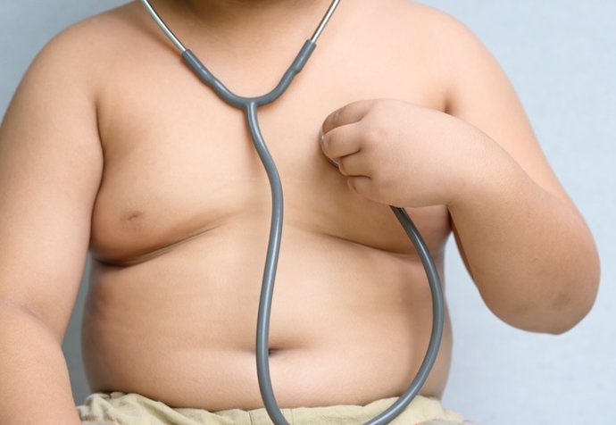 El 30% del aumento de la obesidad infantil se concentra en la población con menos renta, según un estudio español