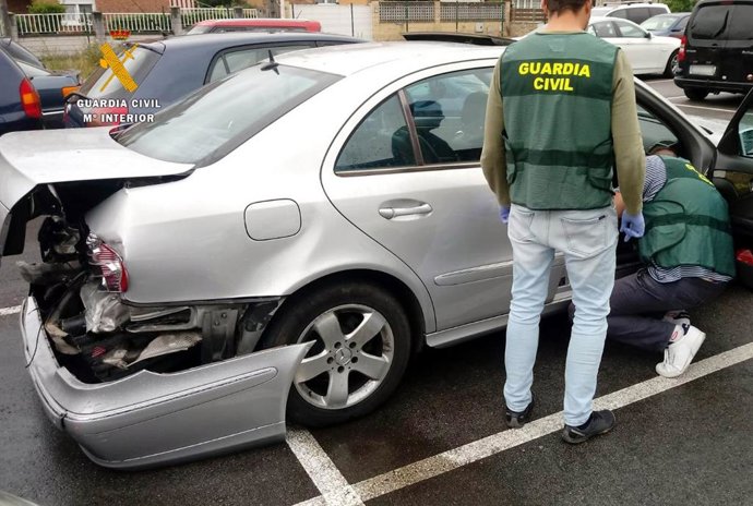 Heridos tres guardias civiles al evitar la entrada en sentido contrario de un coche en la A-67