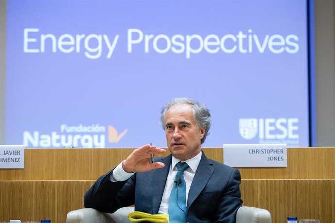 Economía.- Experto valora ambición de España en renovables, pero ve necesario saber cómo va a cambiar su economía