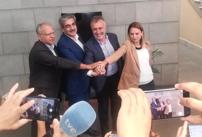 Torres (PSOE) celebra que acaben las "cábalas" y llama a la oposición a "aunar esfuerzos" para que Canarias crezca